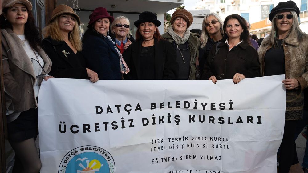 Datça'lı Dikiş Kursuyeri Kadın ve Erkekler Emeklerini Sergiliyor