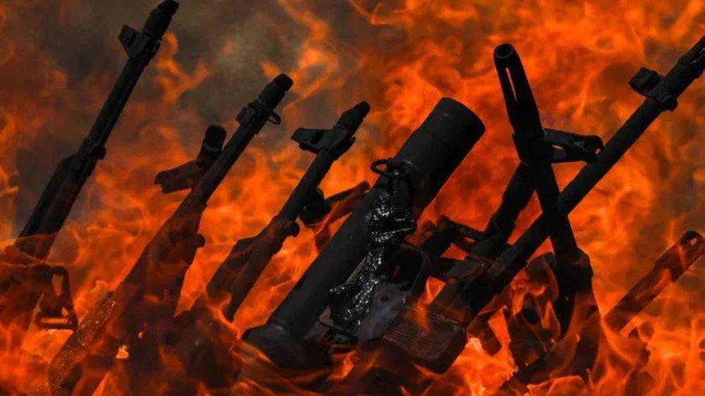 PKK Silahı Yakarak Terkediyor