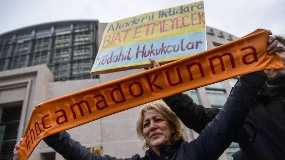 Barış akademisyenleriyle barış!