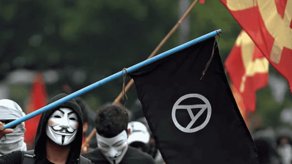       Kara Kızıl: Devrimci Yakınlıklar, Çatışmalı Pratikler