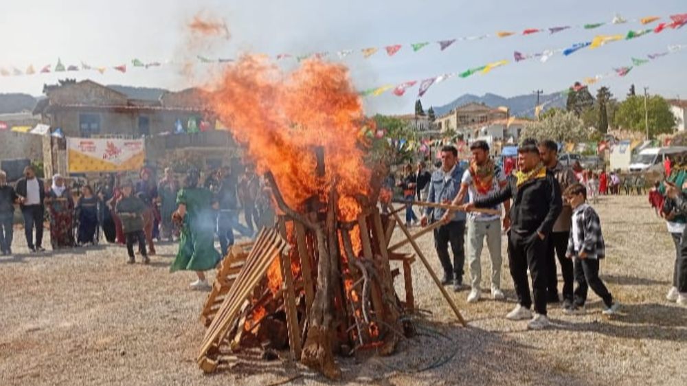 Datça’da Barış ve Özgürlük Talebiyle Newroz Kutlandı
