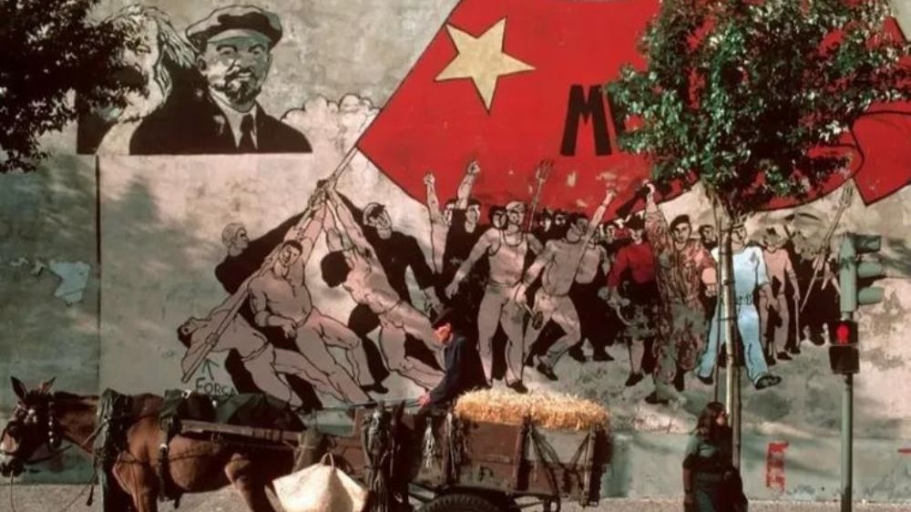 Portekiz'de Özgürlüğün Şafağı , Karanfil Devrimi 