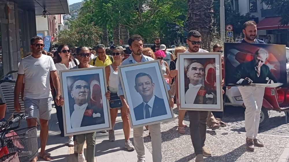 CHP'den YENİ PARTİ'ye Geçtiler...