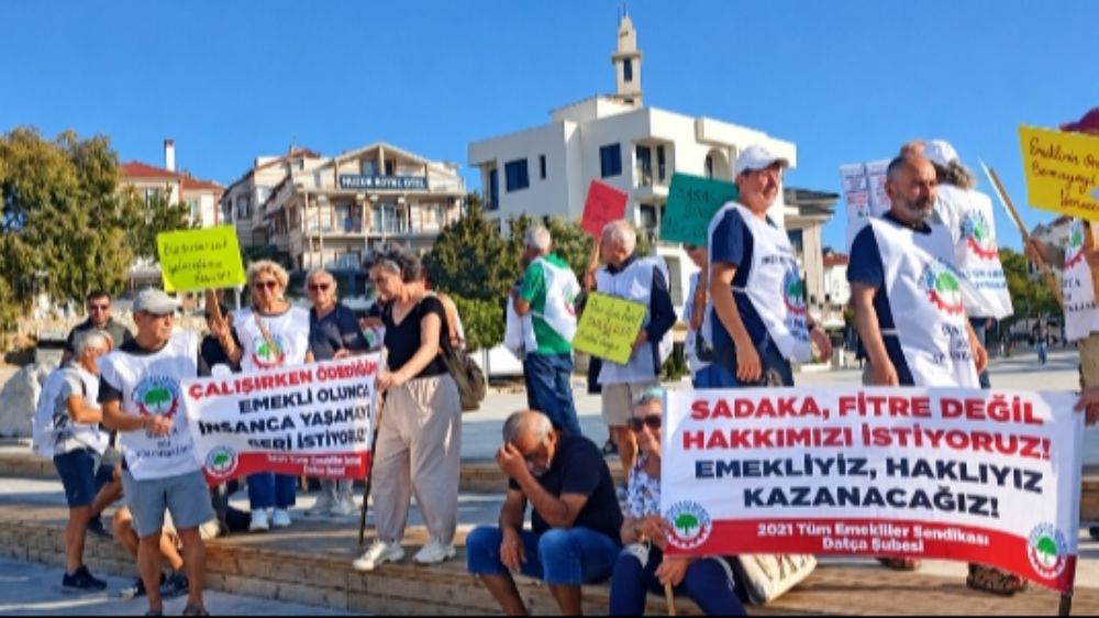 Datçalı Emeklilerden “Onurlu Yaşam” İçin Oturma Eylemi